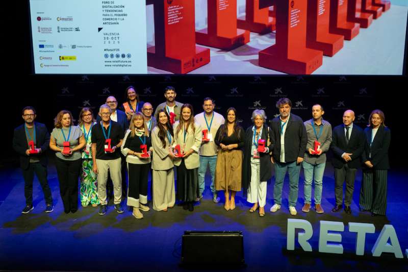 Foto de familia de los premiados. EPDA