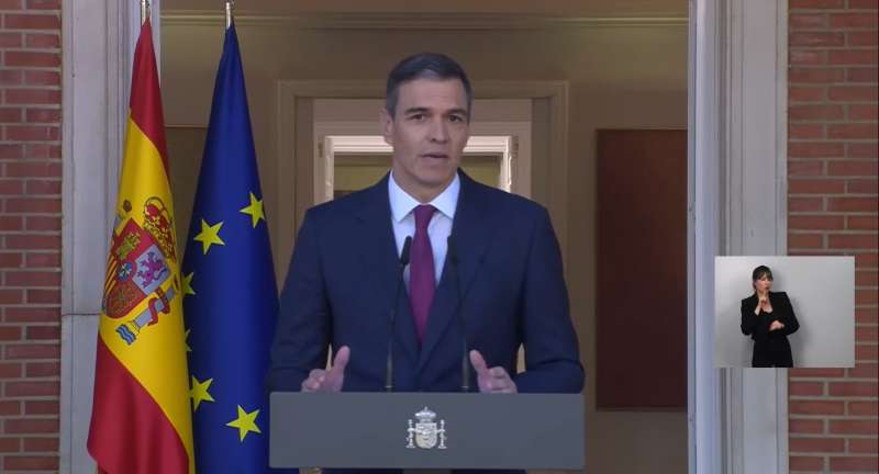 El presidente del Gobierno, Pedro Sánchez, en la comparecencia de este lunes. / MONCLOA
