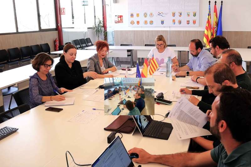 Reunin en la sede de la Mancomunitat Camp de Tria en Llria. EPDA