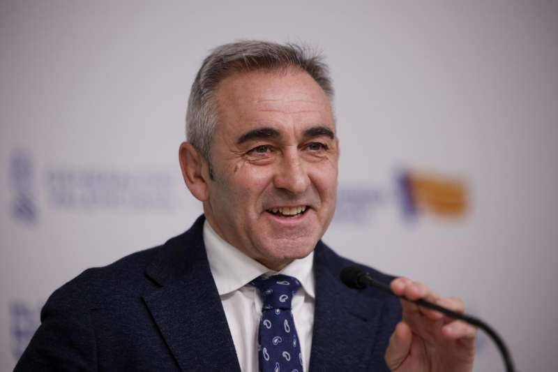 El portavoz del Consell, Miguel Barrachina, durante la rueda de prensa posterior a la sesi�n plenaria semanal del Gobierno valenciano. EFEBiel Ali�o
