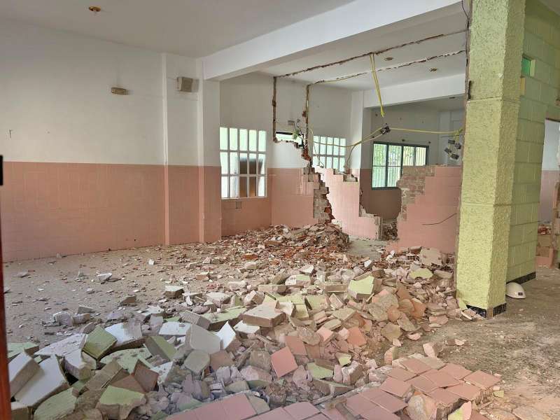 Arrancan las obras para transformar las antiguas Escuelas Sagrada Familia de Benaguasil en un centro de Servicios Sociales. EPDA