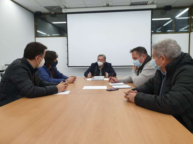 Reunió del responsables locals amb el catedràtic José Serra