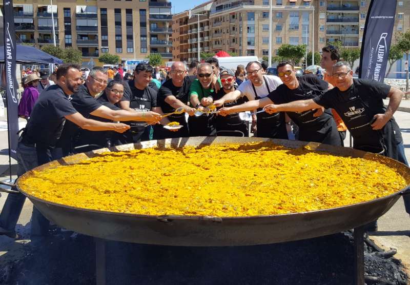 Voluntarios de Paelleros Solidarios