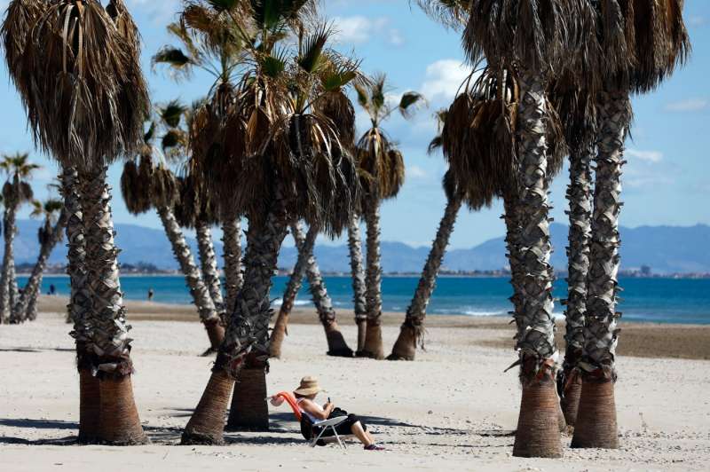 En la imagen, la playa de Canet de Berenguer, en Valencia. Archivo/EFE/Kai Försterling
