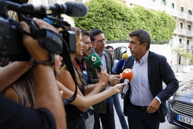 El president de la Generalitat, Carlos Mazn, a su llegada al Palau de la Generalitat. EFEBiel Alio Archivo
