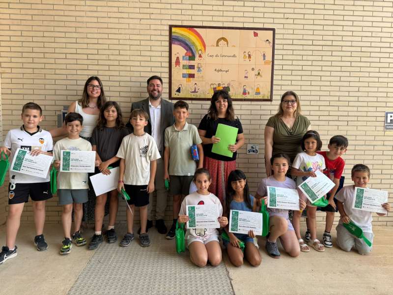 La entrega del premio en el CEIP Els Germanells de Rafelbunyol. EPDA