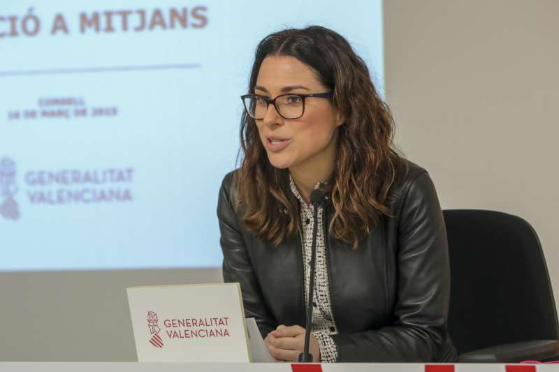 La vicepresidenta y Portavoz del Gobierno valenciano, Aitana Mas, durante la rueda de prensa posterior al Pleno del Consell. /EFE /GVA /Manolo Revert