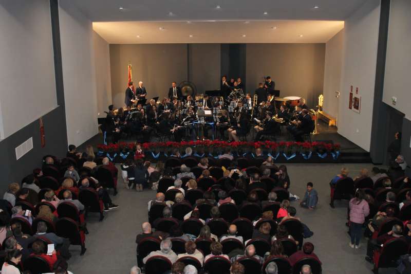 Multitudinaria inauguración en el auditorio de Algímia d