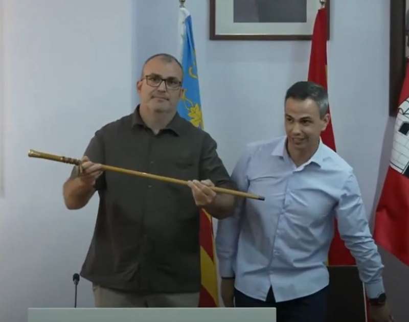 Robert Margaix con la vara de mando. EPDA