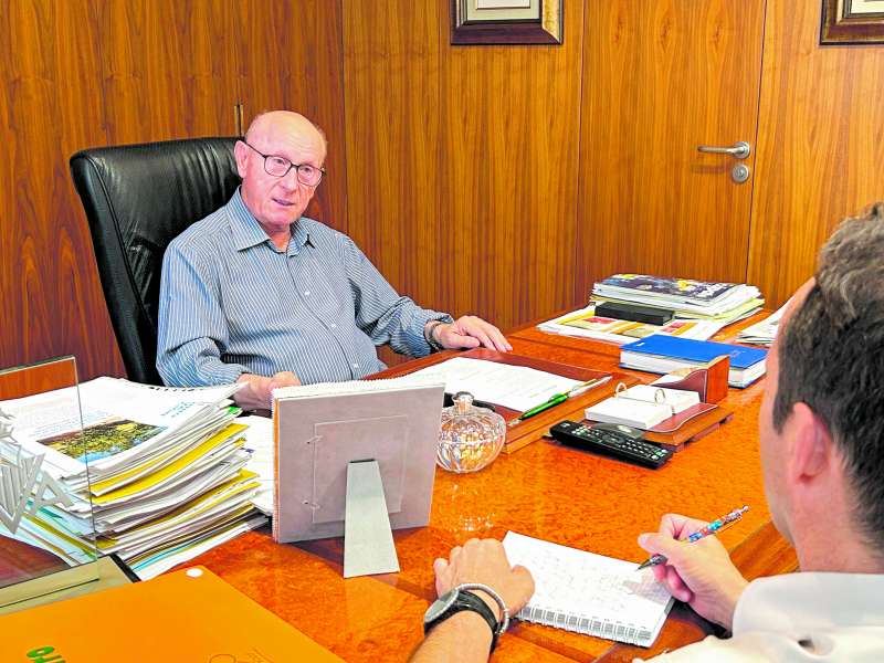 Cristbal Aguado y Hctor Gonzlez en un momento de la entrevista en la sede de Ava-Asaja.  EPDA
