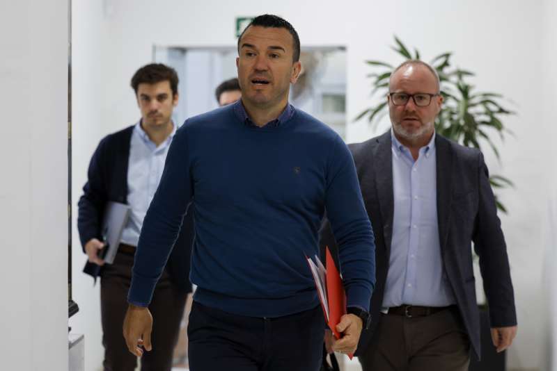 El presidente de la Diputacin de Valencia, Vicent Momp (c), y el diputado Avelino Mascarell (d). EFEAna Escobar