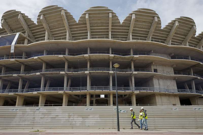 Vista general de las obras del Nou Mestalla. EFE/Kai Frsterling/Archivo
