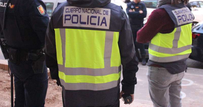 Dos agentes de la Polica Nacional. EPDA
