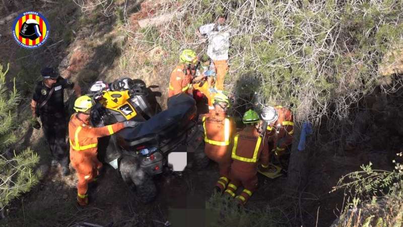 Imagen cedida por el Consorcio Provincial de Bomberos del accidente ocurrido este miÃ©rcoles en Torrent. EFE
