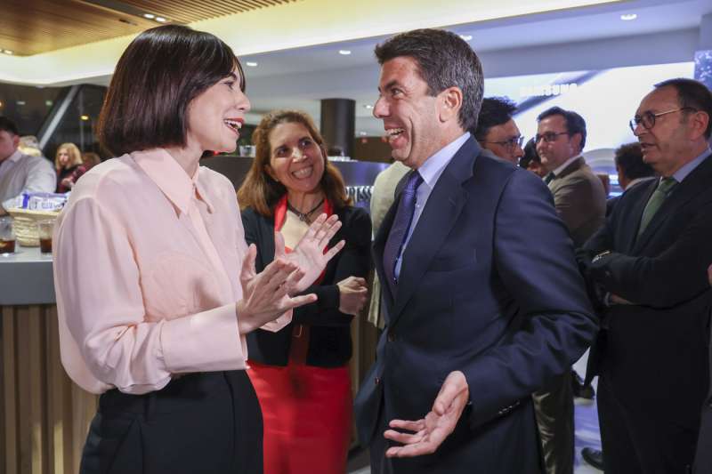 La secretaria general del PSPV-PSOE,s, Diana Morant (i), y el presidente de la Generalitat Valenciana, Carlos Mazón (d). EFE/ Kiko Huesca/Archivo
