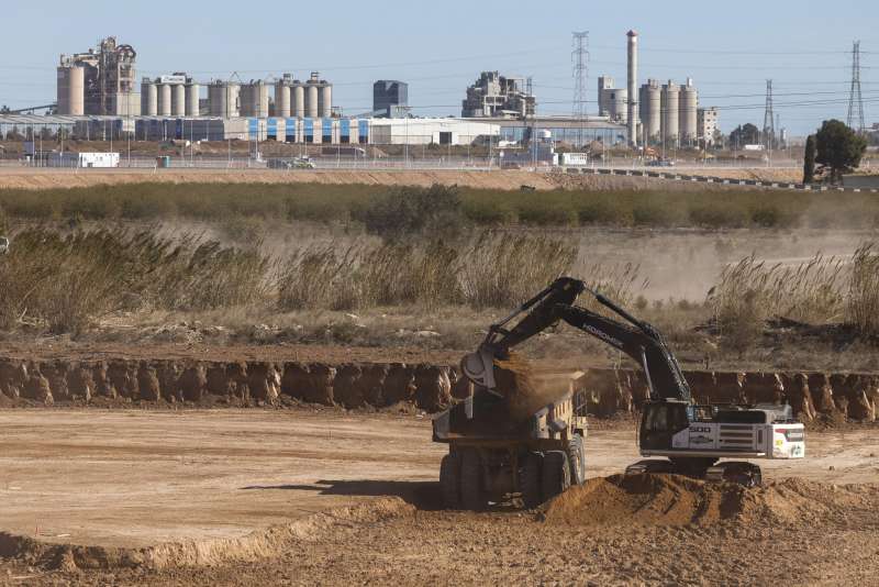 Imagen de archivo de una vista general de las obras de la Plataforma Intermodal de Parc Sagunt II, que dar� servicio a la gigafactor�a de bater�as para veh�culos el�ctricos de Volkswagen. EFEKai F�rsterling Archivo
