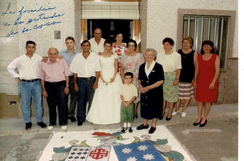 La familia Estruch, de Ador, que Belén Santoni trata de localizar. La imagen, facilitada por Sandoni. / EPDA