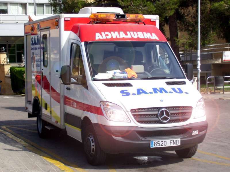 Imagen de archivo de una ambulancia de tipo SAMU. EPDA