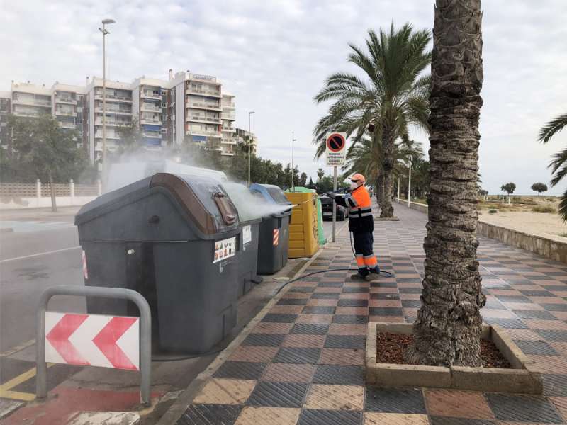 Trabajador de la SAG en el Port de Sagunt.  EPDA