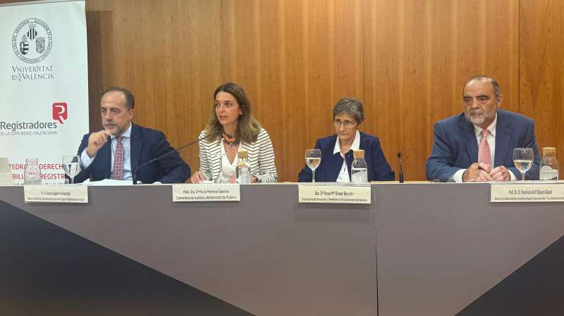 Un momento de la ctedra de Derecho inmobiliario registral Bienvenido Oliver.EPDA