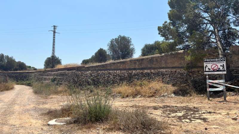 Una senyal de prohibici en una zona rural. EPDA
