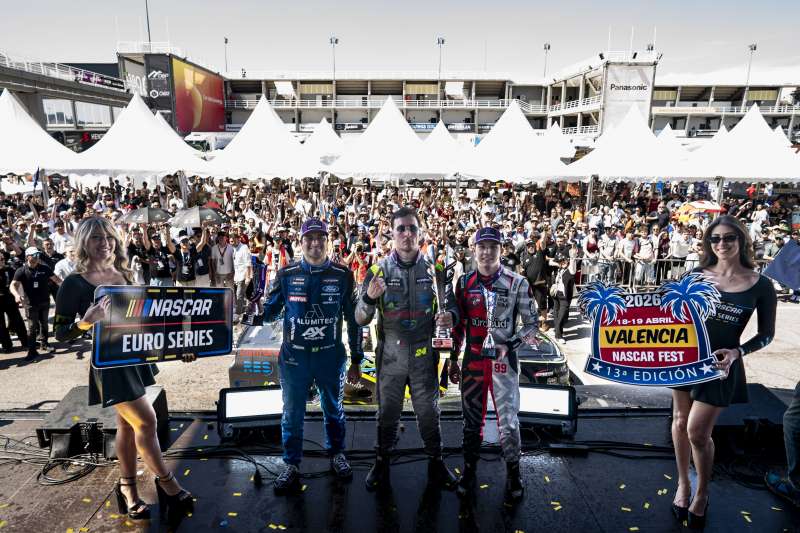 Ghirelli, Lowe y Piquet Jr. posan tras ganar en el NASCAR Valencia Fest. / EPDA