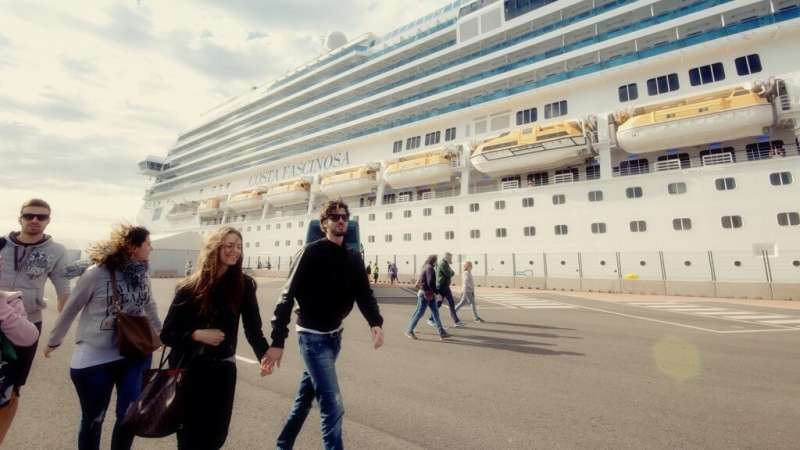 Imagen de archivo de un crucero en el puerto de Valencia.EPDA