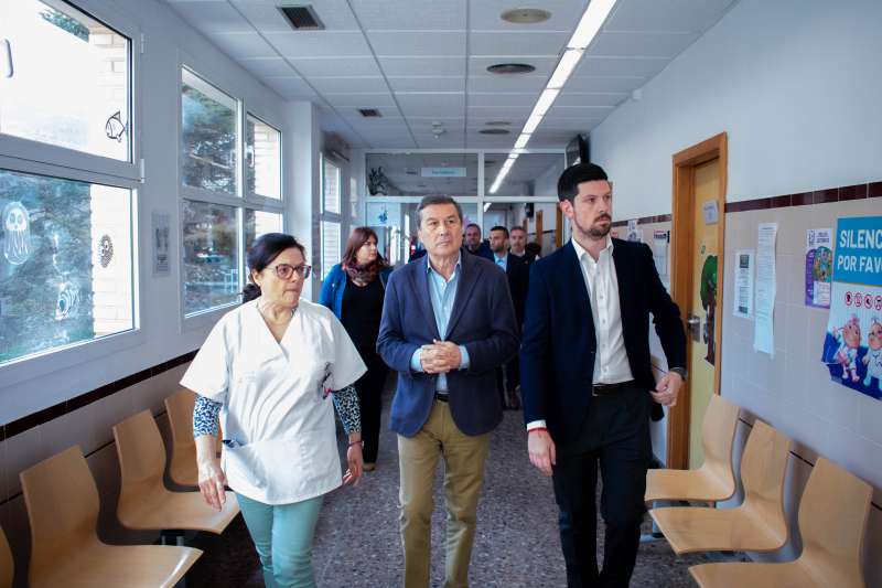 Visita del conseller de Sanitat, Marciano Gmez, al Centre de Salut de la Pobla de Vallbona. EPDA