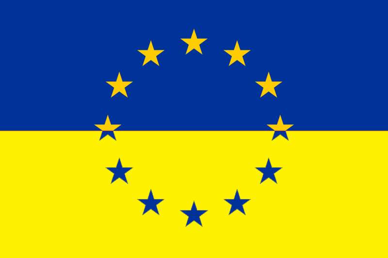 Integraci�n de las banderas de Ucrania y la Uni�n Europea.  Foto Wikimedia Commons