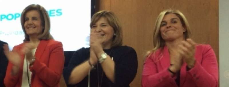 Fátima Báñez con Isabel Bonig. Fátima Báñez con Isabel Bonig.