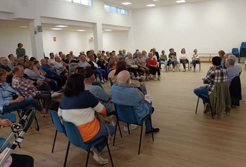 Un instant de la xarrada.  Foto: Aj. Quart de les Valls