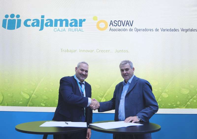 Firma de convenio entre Cajamar y ASOVAV | EPDA