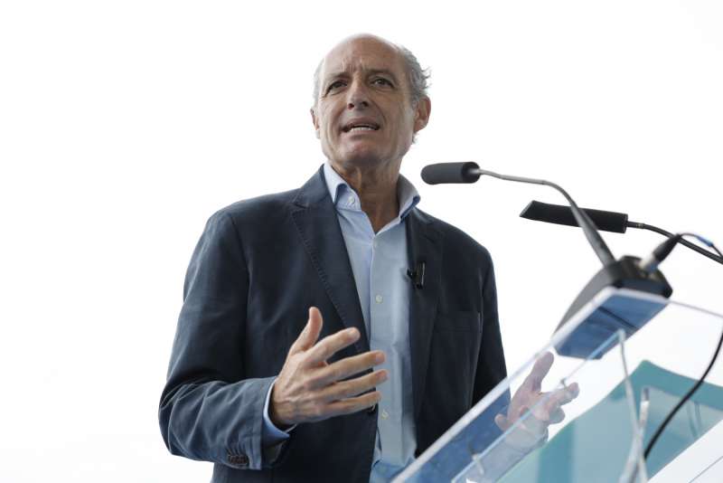 El expresident de la Generalitat y expresidente del PP de la Comunitat Valenciana Francisco Camps da un discurso durante un acto celebrado en Valencia. EFEAna Escobar
