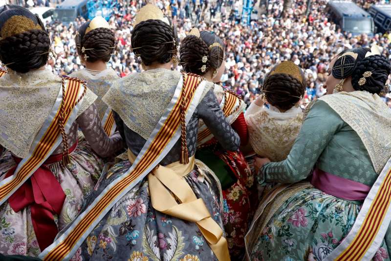 Consejos si eres valenciano (pero no fallero) para sobrevivir a las Fallas.  EPDA