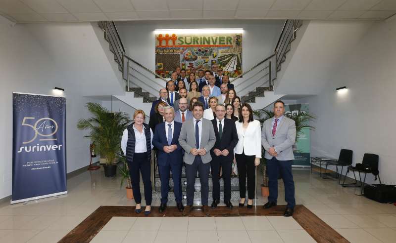 El president de la Generalitat, Carlos Mazón, visita la cooperativa agrícola Surinver con motivo de su 50 aniversario. /EPDA

