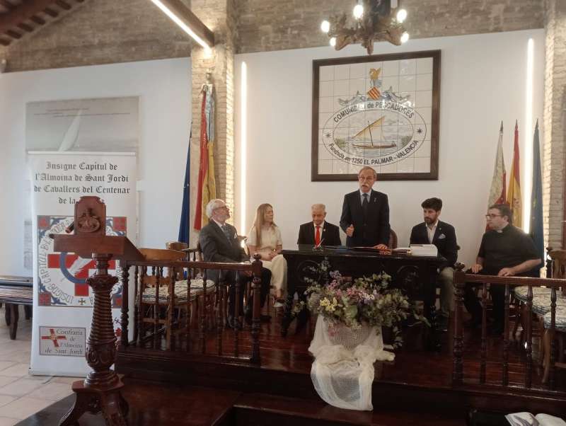 El Centenar de la Ploma s’adherix plenament a la solicitut de 13 ...