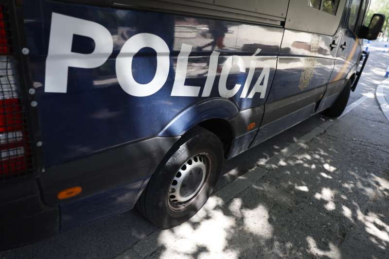 Imagen de archivo de un furgón de la Policía Nacional. EFE/Mariscal
