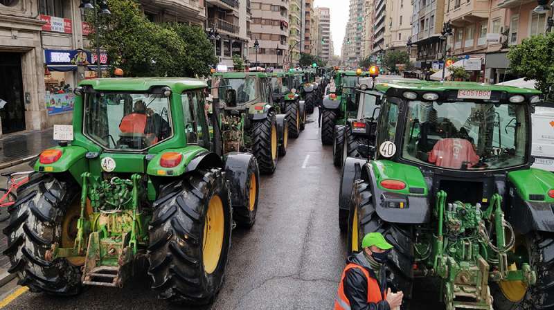Manifestaciones de los agricultores por la crítica situación. / EPDA