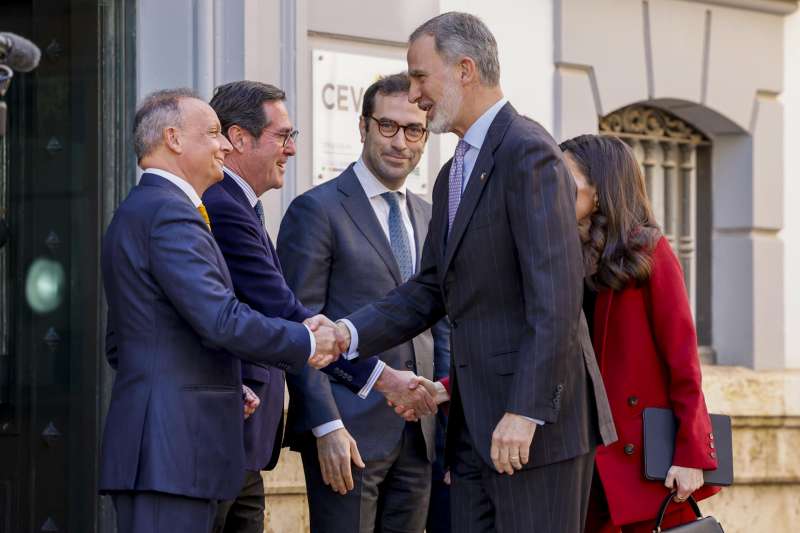 Los reyes visitan Valencia para conocer la evolución de la recuperación ...