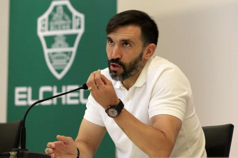 El entrenador del Elche C.F., Eder Sarabia. EFE/Archivo
