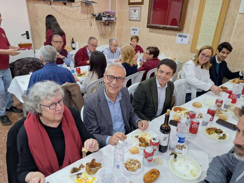 Imagen del almuerzo del Lunes Santo de la Hermandad del Santísimo Ecce-Homo./EPDA