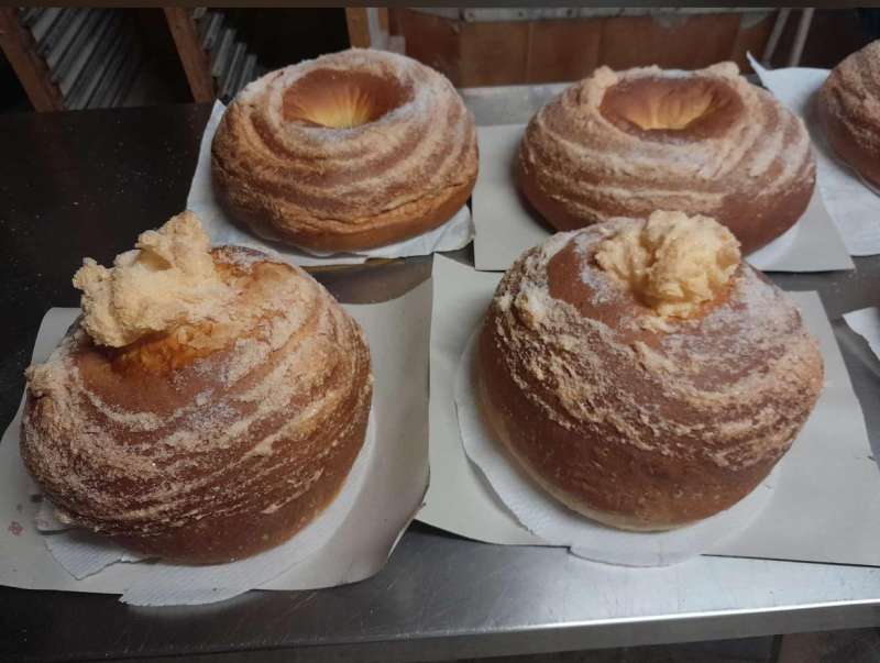 Imagen de una mona de Pascua de un horno de Adzaneta d"Albaida. / Maria Pascual 