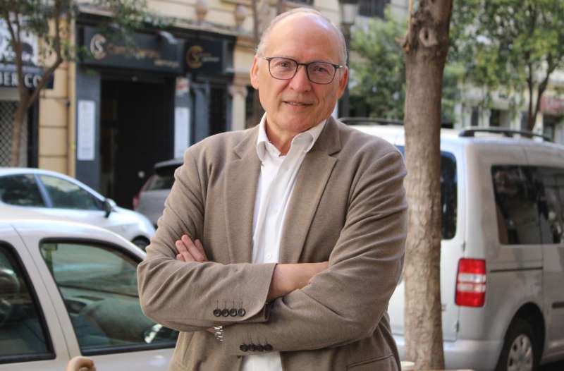 Fernando Medina tras realizarle la entrevista con El Periódico de Aquí. / FOTO: LAURA FLORENTINO
