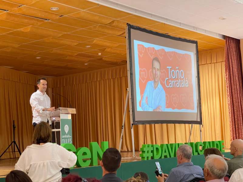Toño Carratalá durante su discurso. JONATHAN GINÉS