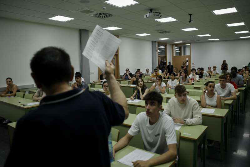 Un total de 23.774 estudiantes de la Comunitat Valenciana se presentaron a las Pruebas de Acceso a la Universidad (PAU) de 2025. EFE/Biel Aliño
