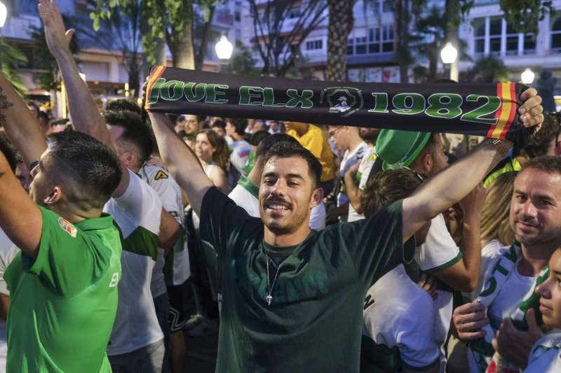 Aficionados del Elche en la celebración del ascenso EFE /Pablo Miranzo/ARCHIVO
