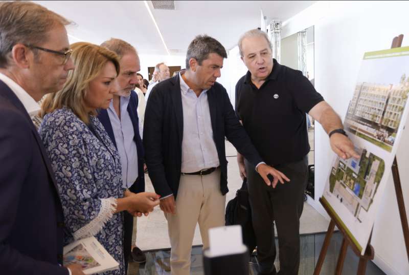 Visita de Mazón a Sant Joan d"Alacant./EPDA