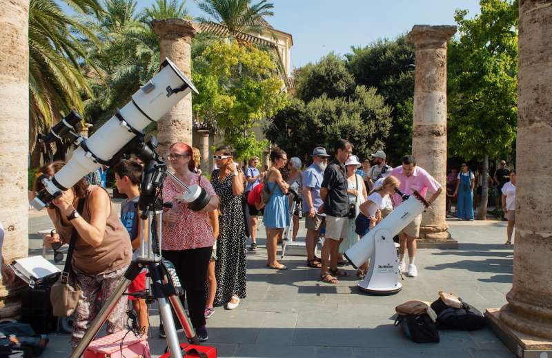 Alrededor de 200 personas disfrutaron de la observación solar realizada en el MuVIM./EPDA