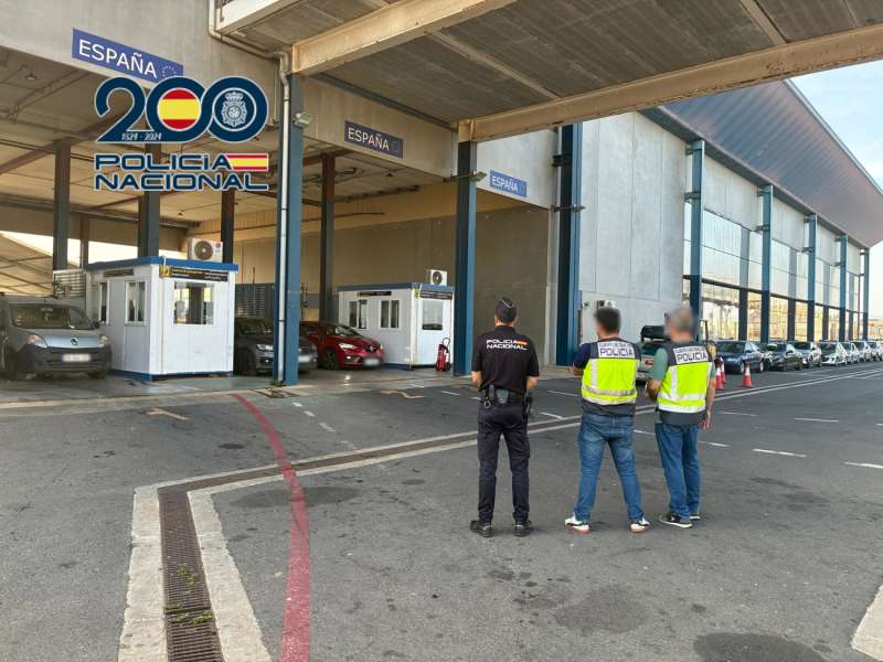 Una imagen de las instalaciones portuarias donde se efectuó la detención. EFE