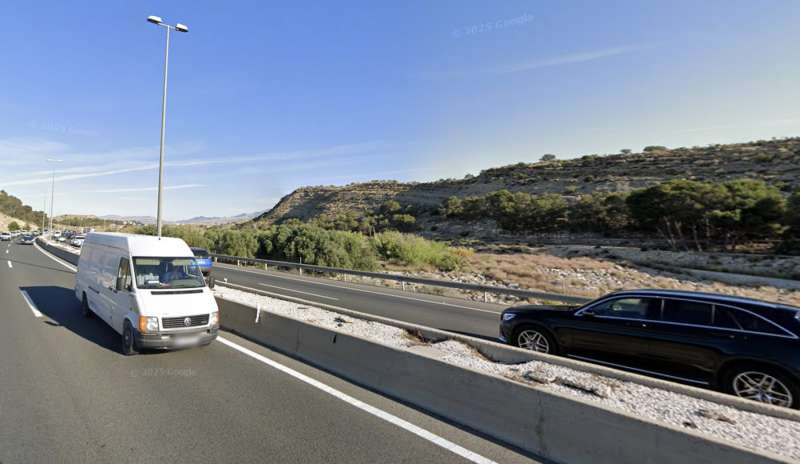 La A-70 a la altura de Monte Orgegia. /EPDA
